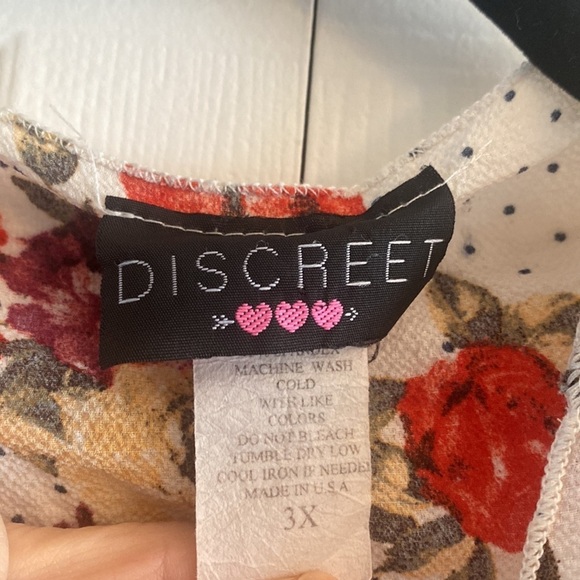 Discreet tie front blouse floral polka dot size 3X - Picture 3 of 3